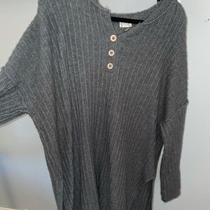 Sweater dress/ or long shirt